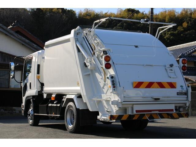 いすゞフォワードパッカー車（塵芥車）中型（4t）[写真02]