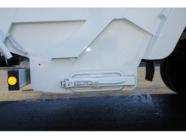 いすゞフォワードパッカー車（塵芥車）中型（4t）[写真22]