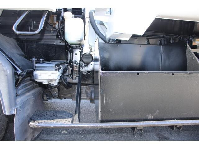 いすゞフォワードパッカー車（塵芥車）中型（4t）[写真24]