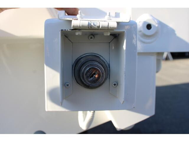 いすゞフォワードパッカー車（塵芥車）中型（4t）[写真30]