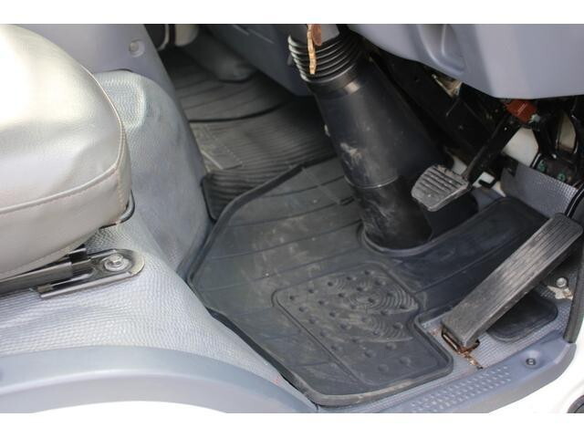 いすゞエルフダブルキャブ（Wキャブ）小型（2t・3t）[写真27]