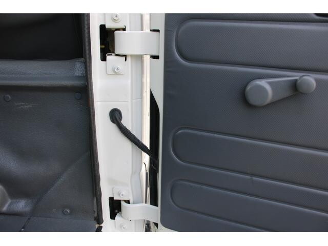 いすゞエルフダブルキャブ（Wキャブ）小型（2t・3t）[写真35]