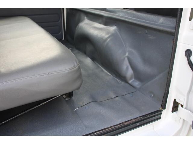 いすゞエルフダブルキャブ（Wキャブ）小型（2t・3t）[写真36]