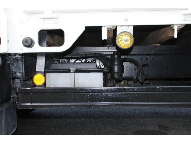 日野デュトロ平ボディ小型（2t・3t）[写真16]