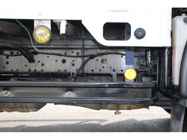 日野デュトロ平ボディ小型（2t・3t）[写真24]