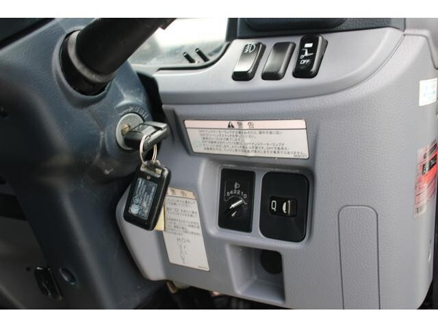 三菱ふそうキャンターダブルキャブ（Wキャブ）小型（2t・3t）[写真27]