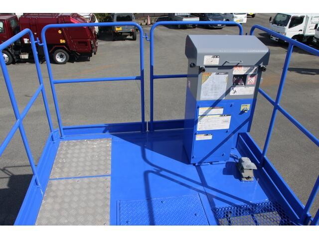 いすゞエルフ高所作業車小型（2t・3t）[写真18]