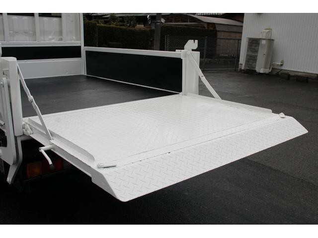 日野デュトロダブルキャブ（Wキャブ）小型（2t・3t）[写真13]