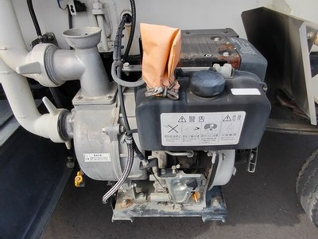 日野レンジャー散水車中型（4t）[写真08]