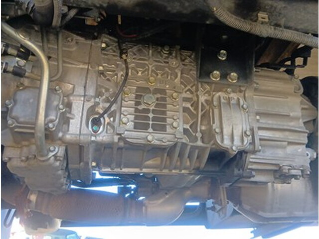 いすゞエルフ平ボディ小型（2t・3t）[写真12]