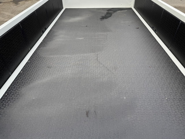 日野デュトロ平ボディ小型（2t・3t）[写真18]