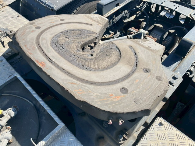 三菱ふそうスーパーグレートトレーラーヘッド（トラクターヘッド）大型（10t）[写真10]