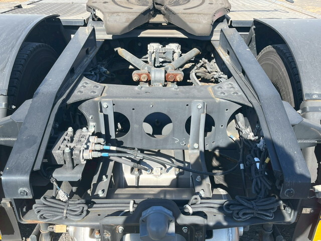 三菱ふそうスーパーグレートトレーラーヘッド（トラクターヘッド）大型（10t）[写真12]