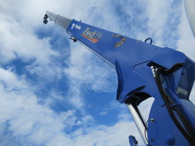 三菱ふそうキャンタークレーン4段小型（2t・3t）[写真09]