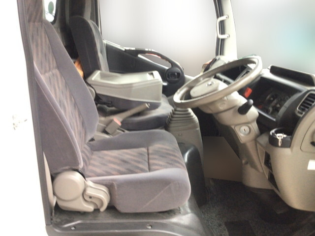 日産アトラス平ボディ小型（2t・3t）[写真20]