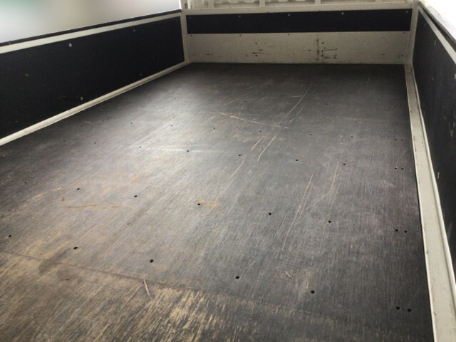 日産アトラス平ボディ小型（2t・3t）[写真06]