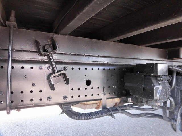 UDトラックスコンドルアルミブロック増トン（6t・8t）[写真13]