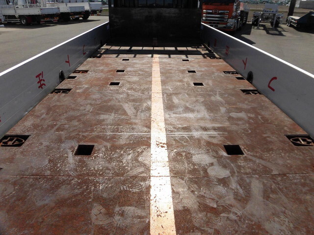 UDトラックスコンドルアルミブロック増トン（6t・8t）[写真08]