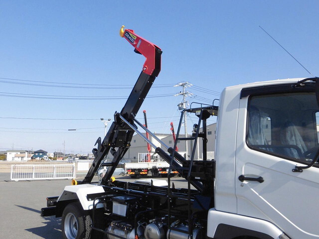 三菱ふそうファイターコンテナ専用車中型（4t）[写真10]