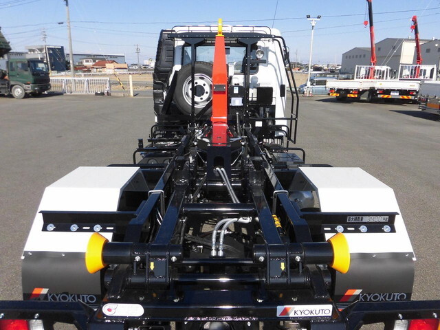 三菱ふそうファイターコンテナ専用車中型（4t）[写真12]