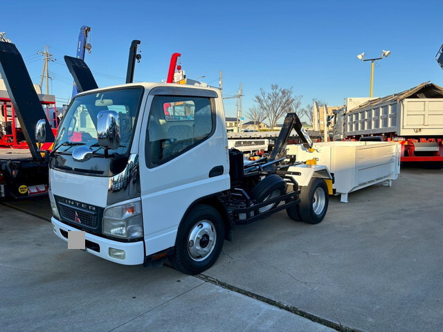 三菱ふそうキャンターコンテナ専用車小型（2t・3t）[写真16]