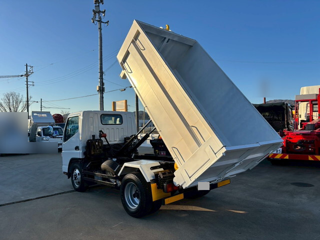 三菱ふそうキャンターコンテナ専用車小型（2t・3t）[写真18]