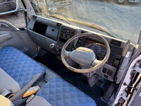 三菱ふそうキャンターコンテナ専用車小型（2t・3t）[写真22]