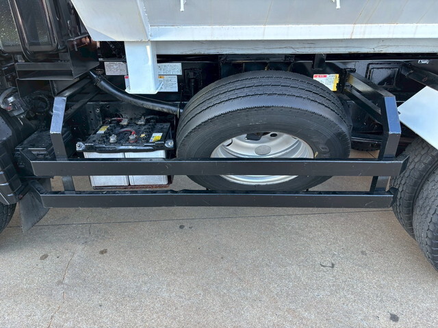 三菱ふそうキャンターコンテナ専用車小型（2t・3t）[写真22]