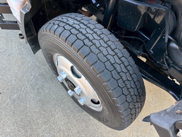 三菱ふそうキャンターコンテナ専用車小型（2t・3t）[写真23]