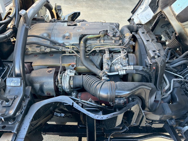 三菱ふそうキャンターコンテナ専用車小型（2t・3t）[写真31]