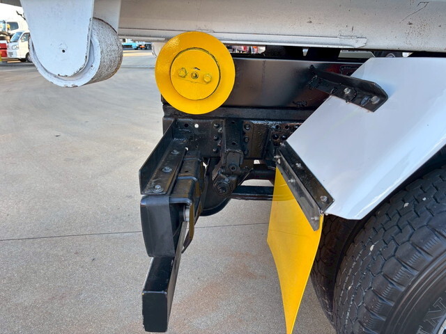 三菱ふそうキャンターコンテナ専用車小型（2t・3t）[写真36]