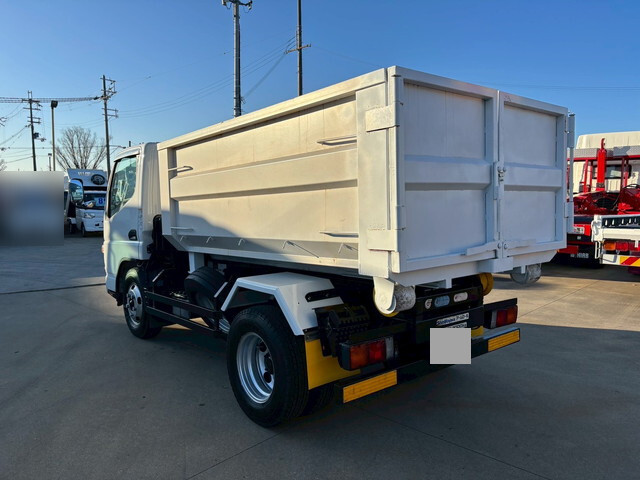 三菱ふそうキャンターコンテナ専用車小型（2t・3t）[写真04]