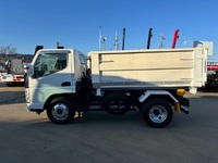 三菱ふそうキャンターコンテナ専用車小型（2t・3t）[写真06]