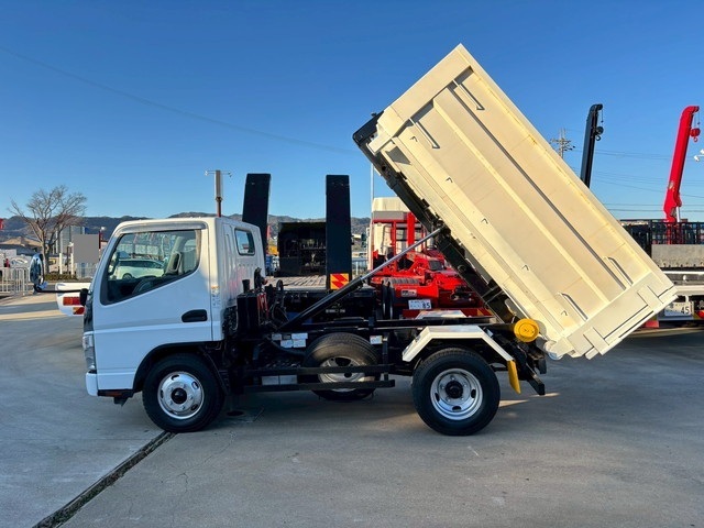 三菱ふそうキャンターコンテナ専用車小型（2t・3t）[写真06]