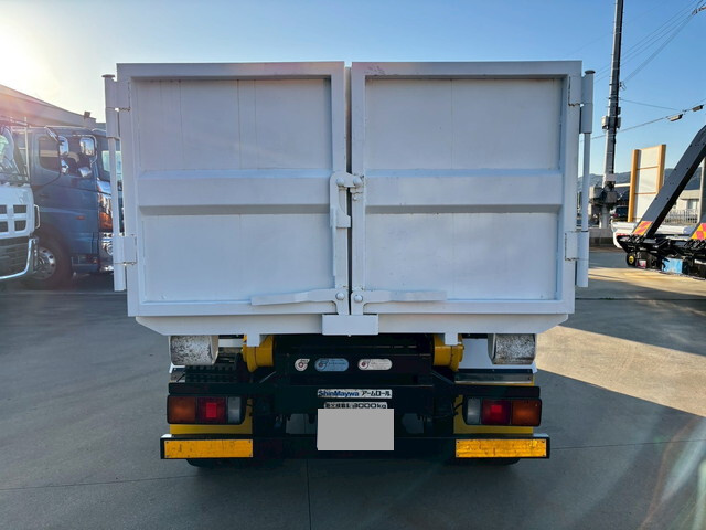 三菱ふそうキャンターコンテナ専用車小型（2t・3t）[写真08]