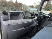 三菱ふそうキャンターアルミウイング小型（2t・3t）[写真17]