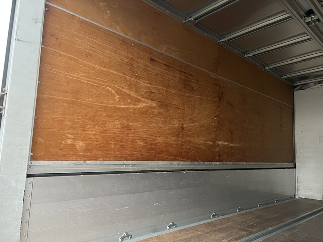 三菱ふそうキャンターアルミウイング小型（2t・3t）[写真21]