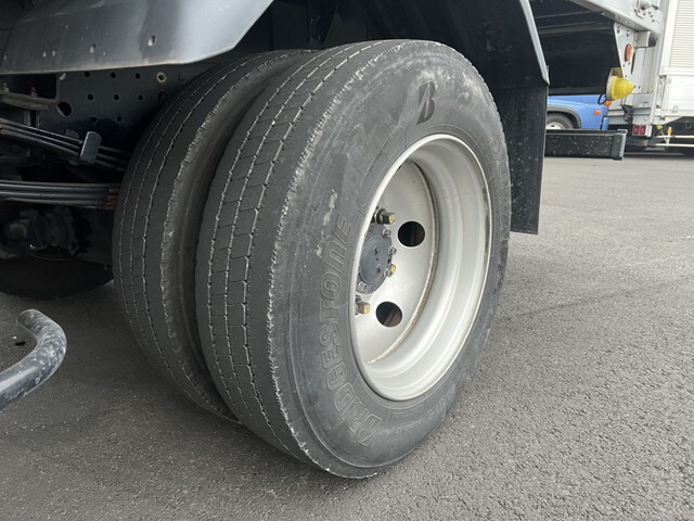 三菱ふそうキャンターアルミウイング小型（2t・3t）[写真28]