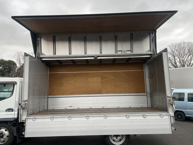 三菱ふそうキャンターアルミウイング小型（2t・3t）[写真30]