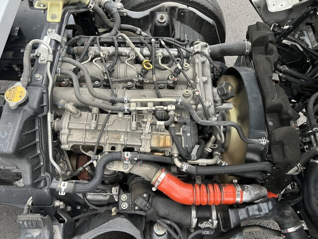 三菱ふそうキャンターアルミウイング小型（2t・3t）[写真36]