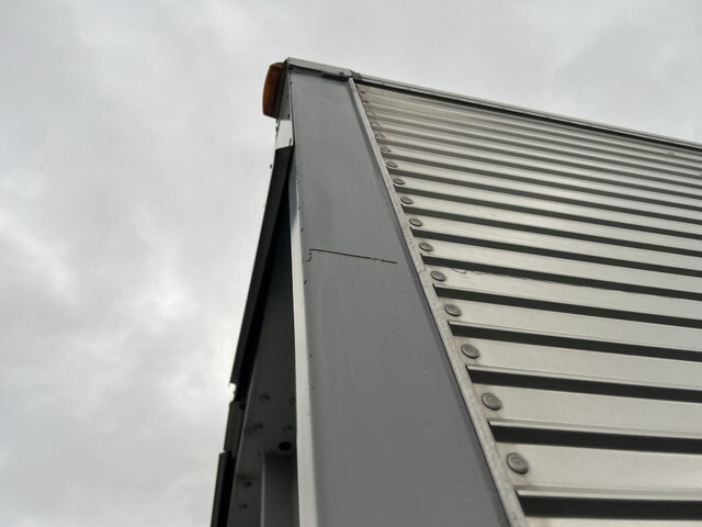 三菱ふそうキャンターアルミウイング小型（2t・3t）[写真37]
