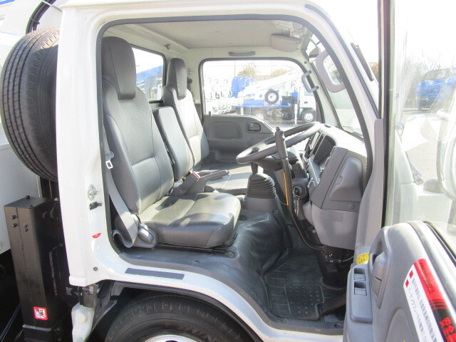 いすゞエルフ高所作業車小型（2t・3t）[写真21]