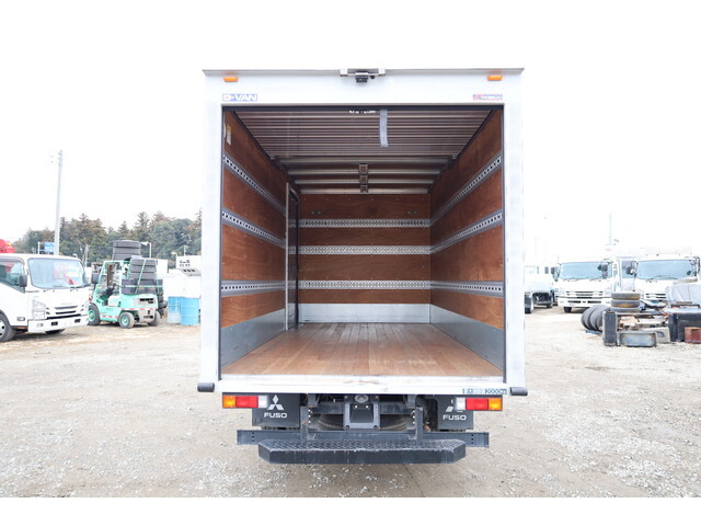 三菱ふそうキャンターアルミバン小型（2t・3t）[写真12]