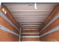 三菱ふそうキャンターアルミバン小型（2t・3t）[写真16]