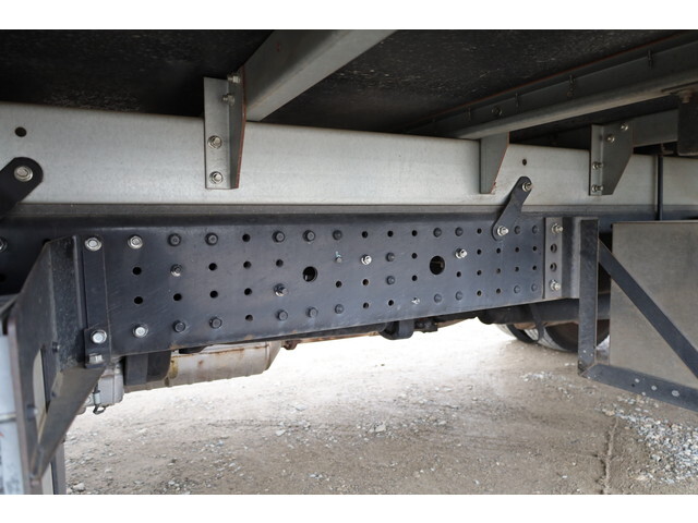 三菱ふそうキャンターアルミバン小型（2t・3t）[写真18]