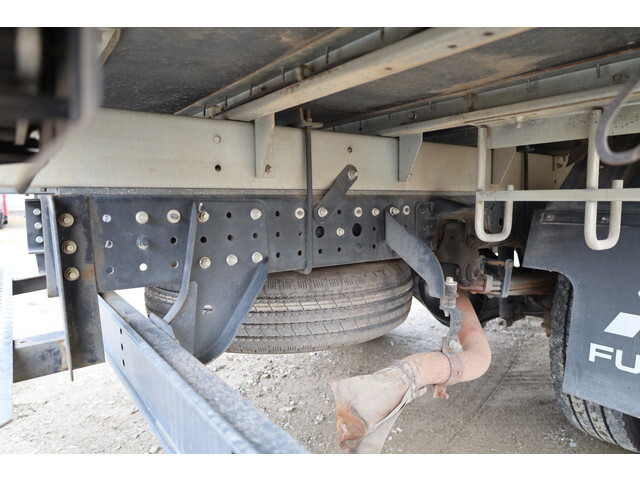 三菱ふそうキャンターアルミバン小型（2t・3t）[写真19]