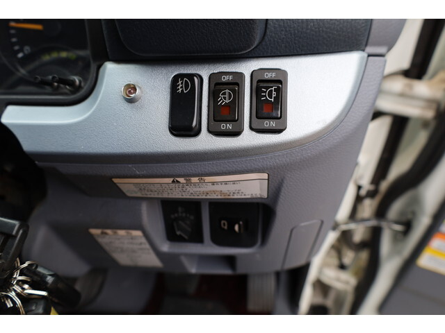 三菱ふそうキャンターアルミバン小型（2t・3t）[写真25]