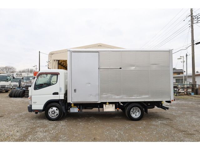 三菱ふそうキャンターアルミバン小型（2t・3t）[写真09]