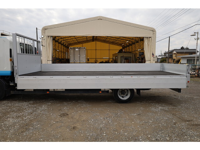 いすゞフォワードアルミブロック中型（4t）[写真12]