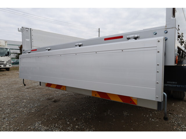 いすゞフォワードアルミブロック中型（4t）[写真15]